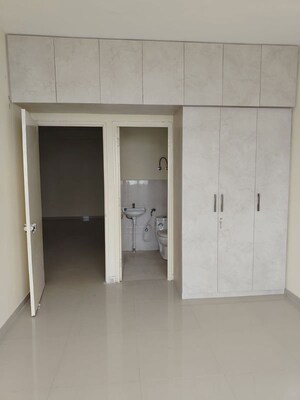 Room in 2 BHK Apartment at Pyramid Midtown, Sector 59 – for Rent