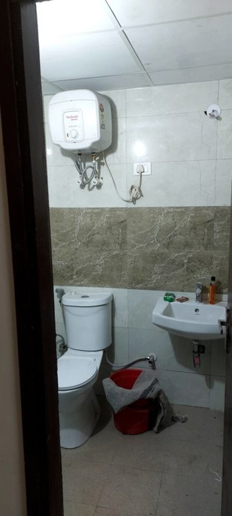 Bathroom, amrapali-riverview 2 Bedroom 845 Sq.Ft. Apartment In Amrapali Leisure Valley Greater Noida 10238094