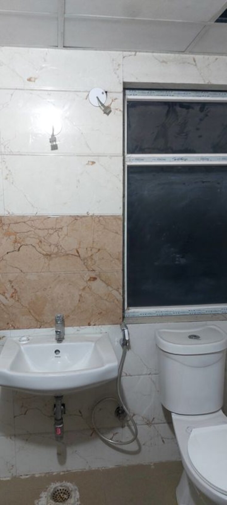 Bathroom, amrapali-riverview 2 Bedroom 845 Sq.Ft. Apartment In Amrapali Leisure Valley Greater Noida 10238094