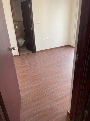 Room in 2 BHK Apartment at Puravankara Silversands, Mundhwa – for Rent