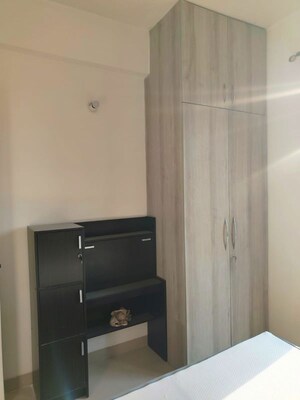 Furnished Amenities in 3 BHK Apartment at Emaar Emerald Estate, Sector 65 – for Rent