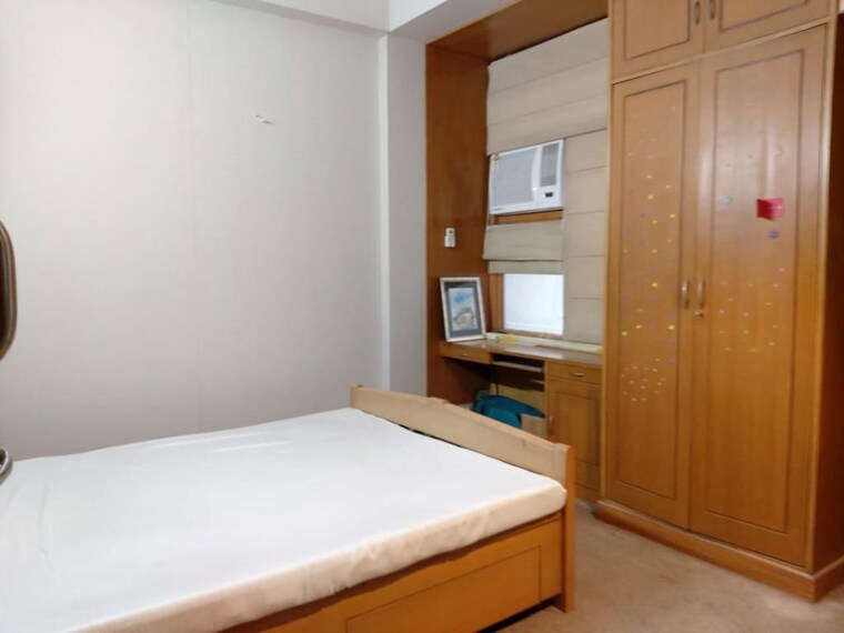 Bedroom, vasant vihar 3 Bedroom 1800 Sq.Ft. Apartment In Vasant Vihar Delhi 10238162