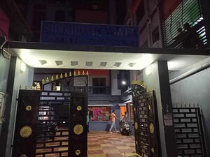 Parking in 2 BHK Apartment at Dum Dum – for Rent