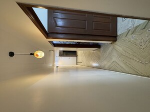 2 BHK Builder Floor – Entrance View at Kalkaji - for Rent