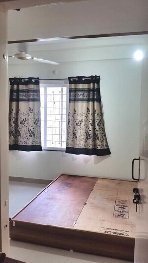 Bedroom in 2 BHK Apartment at Sholinganallur – for Rent