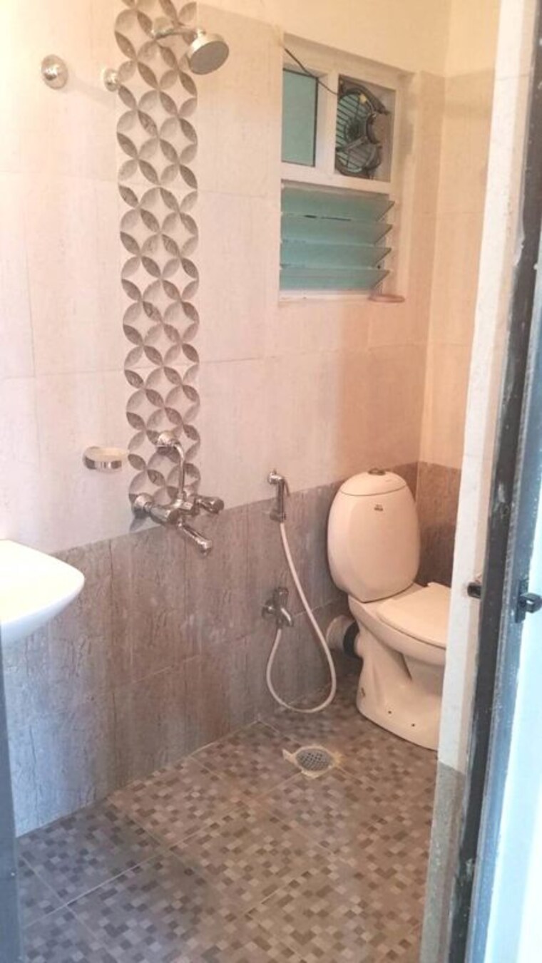 Bathroom, sholinganallur 2 Bedroom 1350 Sq.Ft. Apartment In Sholinganallur Chennai 10238154