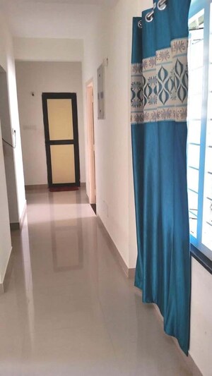 Building Lobby in 2 BHK Apartment at Sholinganallur – for Rent