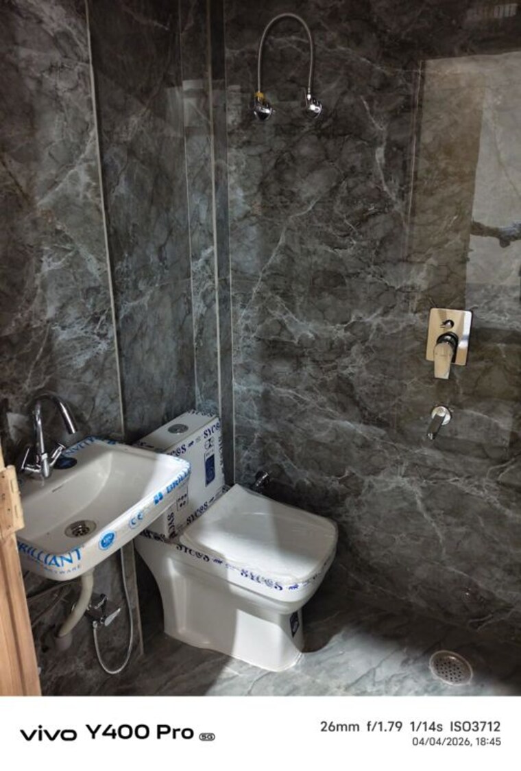 Bathroom, mayfield garden 2 Bedroom 163 Sq.Yd. Builder Floor In Mayfield Garden Gurgaon 10238212