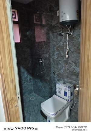 Furnished Amenities in 2 BHK Builder Floor at Mayfield Garden – for Rent