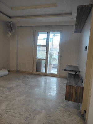Room in 4 BHK Builder Floor at Mayfield Garden – for Rent