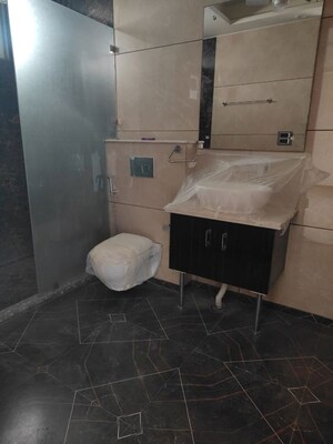 Bathroom in 4 BHK Builder Floor at Mayfield Garden – for Rent