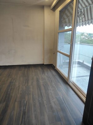 Balcony in 4 BHK Builder Floor at Mayfield Garden – for Rent