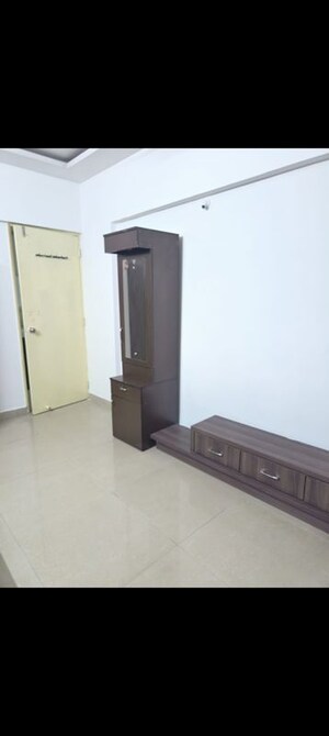 Room in 2 BHK Apartment at Manav Silver Skyscapes, Wakad – for Rent