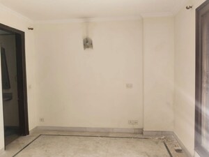 Room in 3 BHK Builder Floor at Greater Kailash ii – for Rent