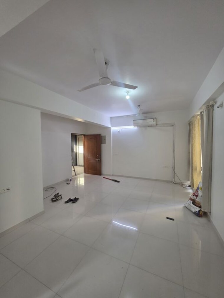 Room, thaltej 3 Bedroom 1800 Sq.Ft. Apartment In Thaltej Ahmedabad 10238237