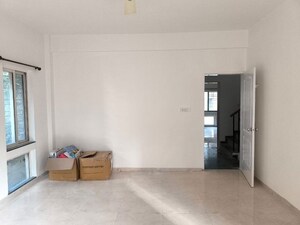 Room in  Apartment at Mirchandani Palms, Rahatani – for Rent