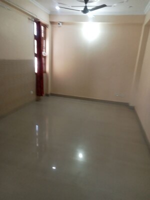 Room in 3 BHK Builder Floor at Aliganj – for Sale