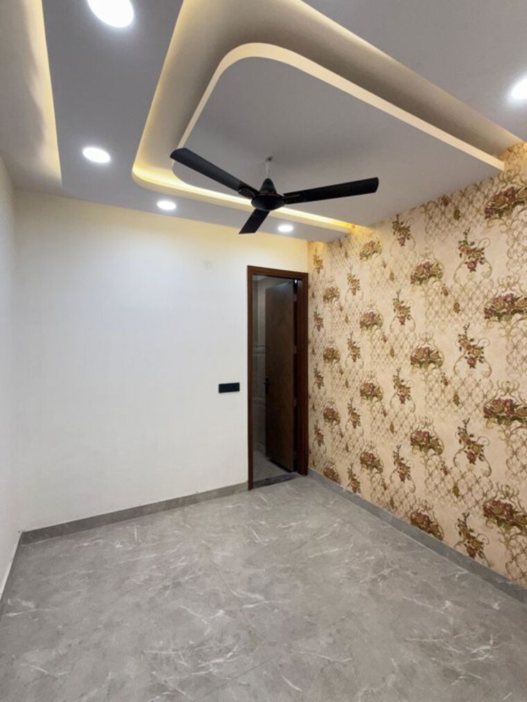 Room, govindpuri 3 Bedroom 90 Sq.Yd. Builder Floor In Govindpuri Delhi 10238301