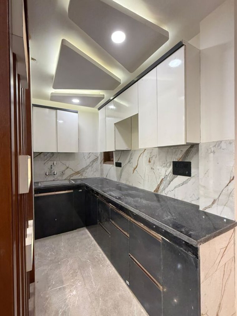 Kitchen, govindpuri 3 Bedroom 90 Sq.Yd. Builder Floor In Govindpuri Delhi 10238301