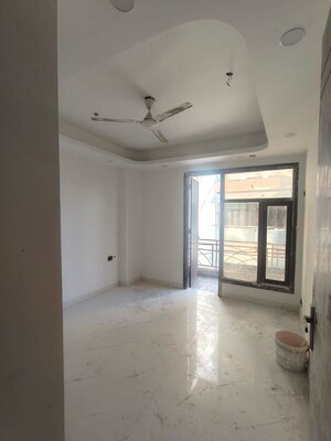 Room in 4 BHK Apartment at Rajpur – for Sale