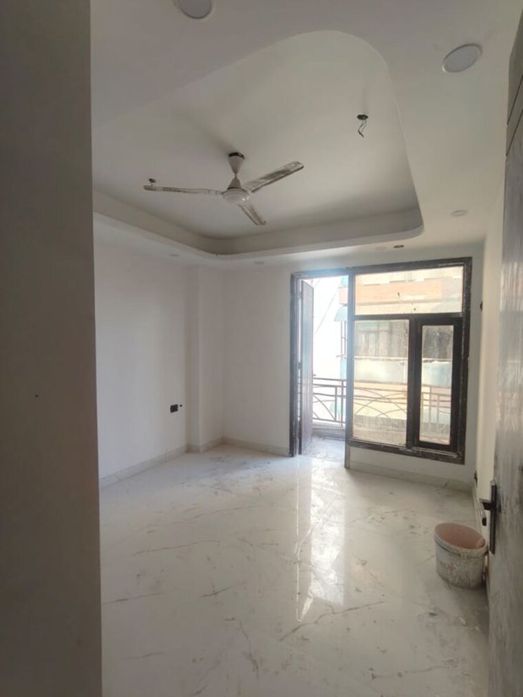 Room, rajpur 4 Bedroom 165 Sq.Yd. Apartment In Rajpur Delhi 10238305