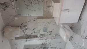 Bathroom in 4 BHK Builder Floor at Unitech South City II, Sector 50 – for Rent