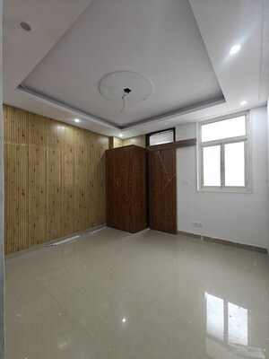 Room in 2 BHK Builder Floor at Sarfabad Village – for Sale