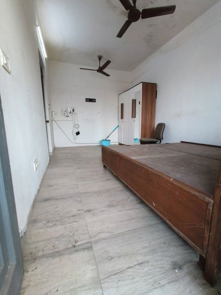 Room, east of kailash 1 Bedroom 600 Sq.Ft. Builder Floor In East Of Kailash Delhi 10238351