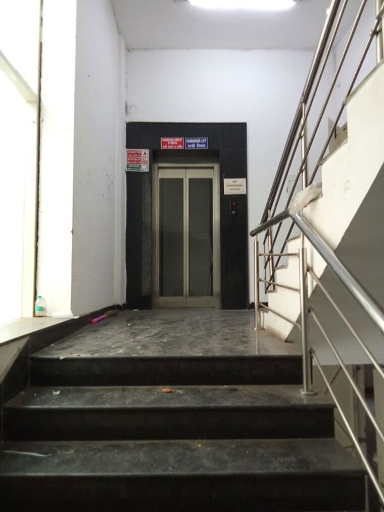 undefined, sector 63 Commercial Warehouse 13000 Sq.Yd. In Sector 63 Noida 10238352