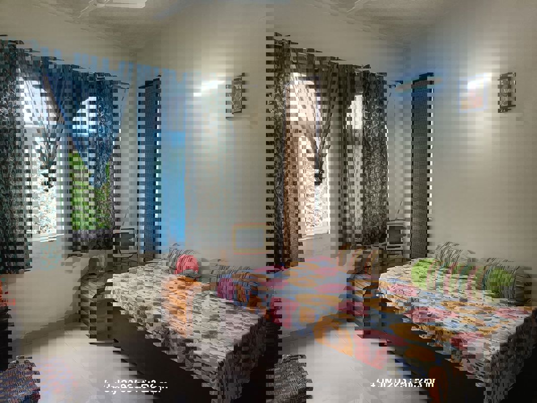 4 BHK + Store Room 350 Sq.Yd. Builder Floor in Emaar Emerald Floors