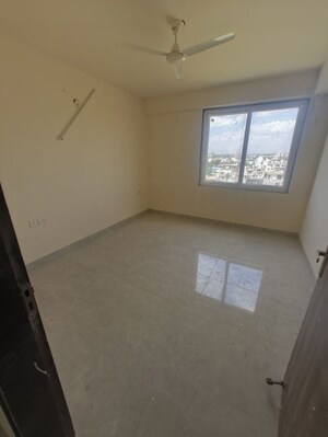 Room in 3 BHK Apartment at Terraza Greens, Mansarovar – for Rent