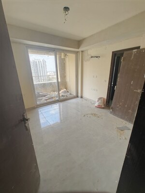 Room in 3 BHK Apartment at Terraza Greens, Mansarovar – for Rent