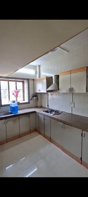 Kitchen in 1.5 BHK Apartment at Santacruz East – for Rent