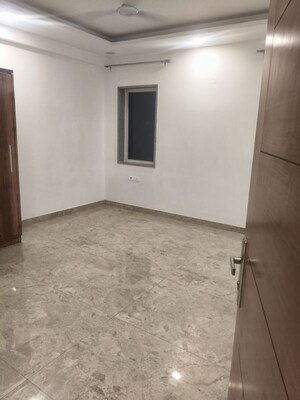Room in 4 BHK Builder Floor at Palam Vihar Residents Association, Palam Vihar – for Rent