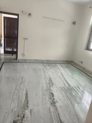 Room in 3 BHK Builder Floor at Ansal Plaza Sector-23, Sector 23 – for Rent