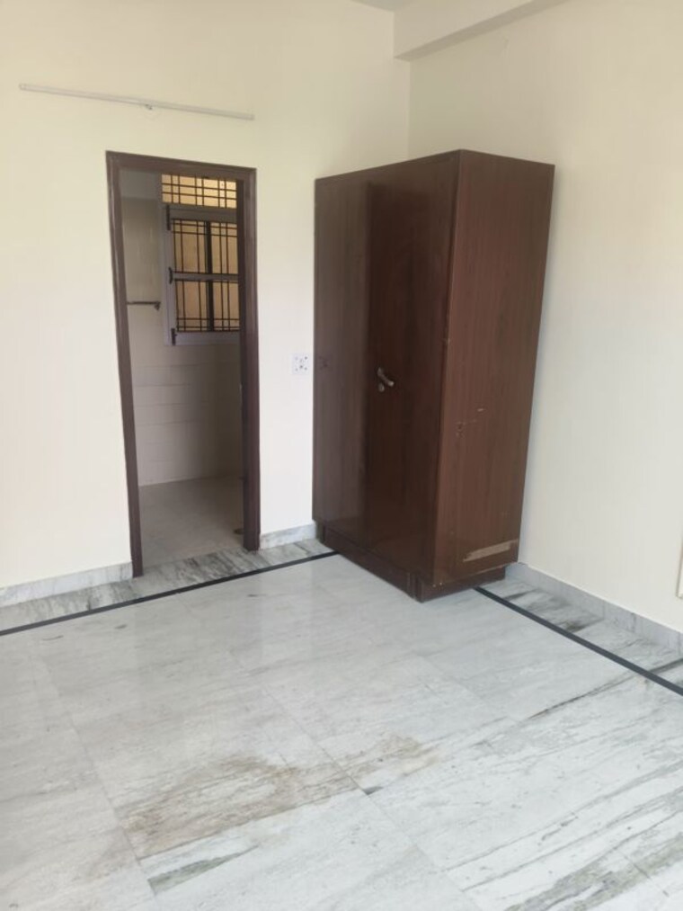 Room, ansal-plaza-sector-23 3 Bedroom 1600 Sq.Ft. Builder Floor In Sector 23 Gurgaon 10238375