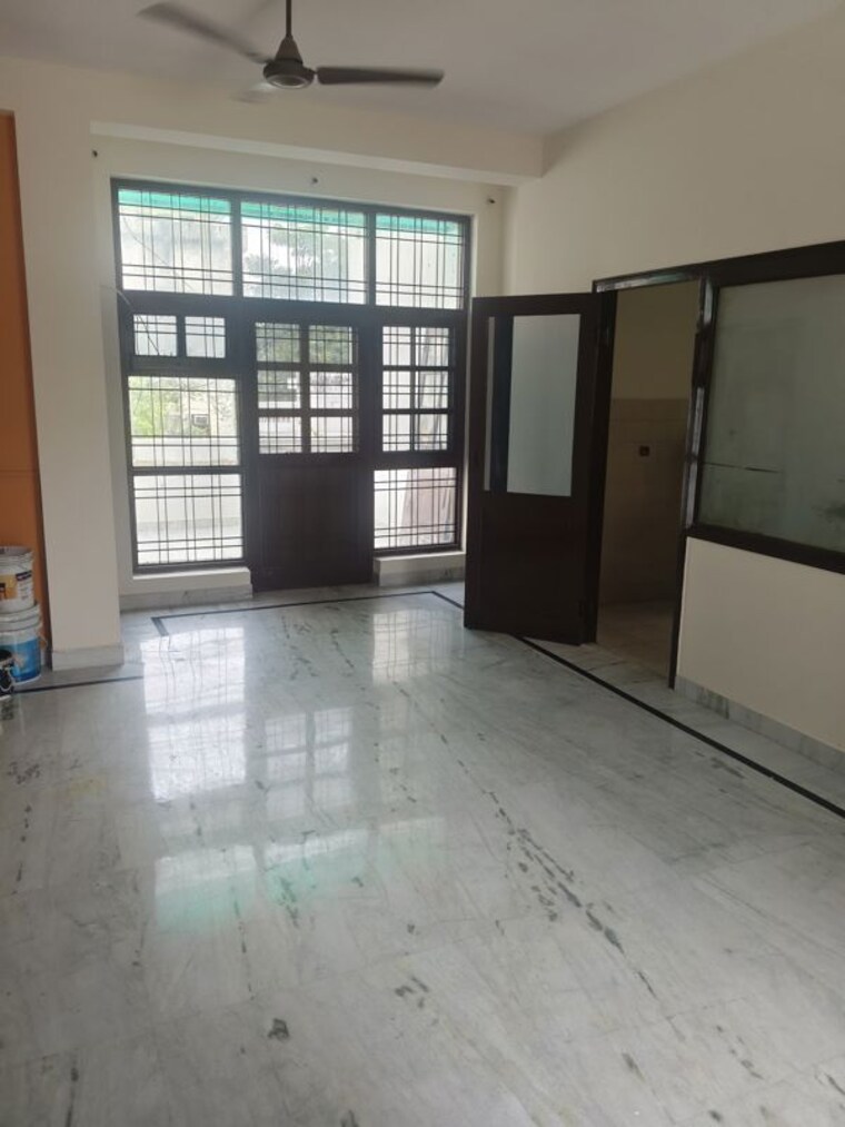 Room, ansal-plaza-sector-23 3 Bedroom 1600 Sq.Ft. Builder Floor In Sector 23 Gurgaon 10238375