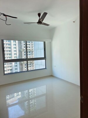 Room in 3 BHK Apartment at Kalpataru CHS, Kapur Bawdi – for Rent