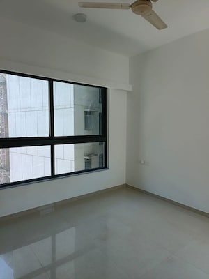 Room in 3 BHK Apartment at Kalpataru CHS, Kapur Bawdi – for Rent