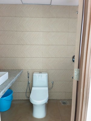 Bathroom in 3 BHK Apartment at Kalpataru CHS, Kapur Bawdi – for Rent