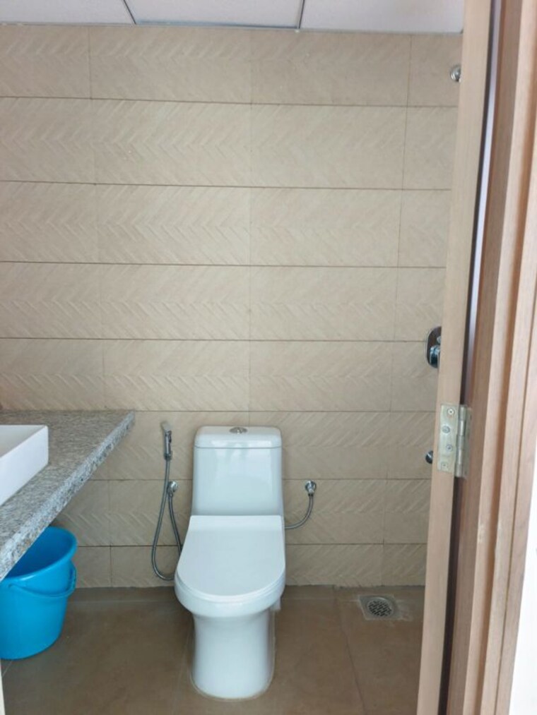 Bathroom, kalpataru-chs 3 Bedroom 1100 Sq.Ft. Apartment In Kapur Bawdi Thane 10238377
