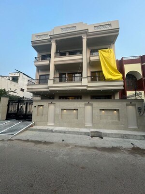 6+ BHK Villa For Sale in Bhavya Corporate Towers, Vibhuti Khand