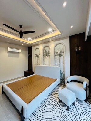 Team Area in 6+ BHK Villa at Bhavya Corporate Towers, Vibhuti Khand – for Sale