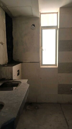 Bathroom in 3 BHK Apartment at Jaypee Greens Knight Court, Sector 128 – for Sale