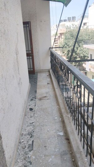 Balcony in 3 BHK Builder Floor at South Extension ii – for Rent
