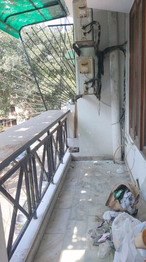 Balcony in 3 BHK Builder Floor at South Extension ii – for Rent
