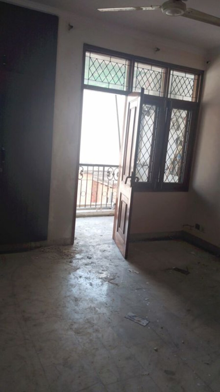Room, south extension ii 3 Bedroom 1800 Sq.Ft. Builder Floor In South Extension ii Delhi 10238439