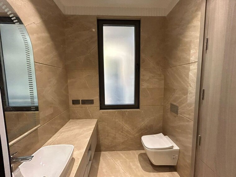 Bathroom, safdarjung enclave 4 Bedroom 4509 Sq.Ft. Builder Floor In Safdarjung Enclave Delhi 10238442