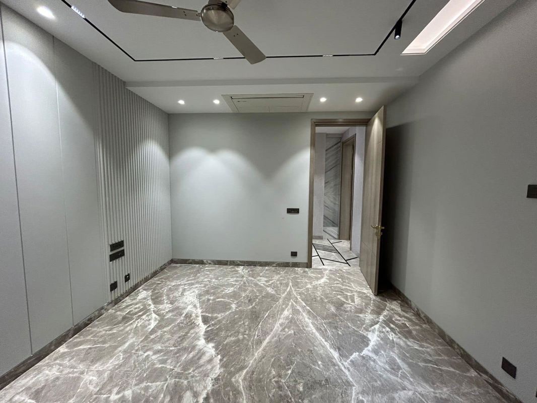 4 BHK + Servant Room Builder Floor For Sale in Safdarjung Enclave