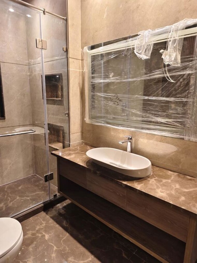 Bathroom, sukhdev vihar 4 Bedroom 3000 Sq.Ft. Builder Floor In Sukhdev Vihar Delhi 10238451